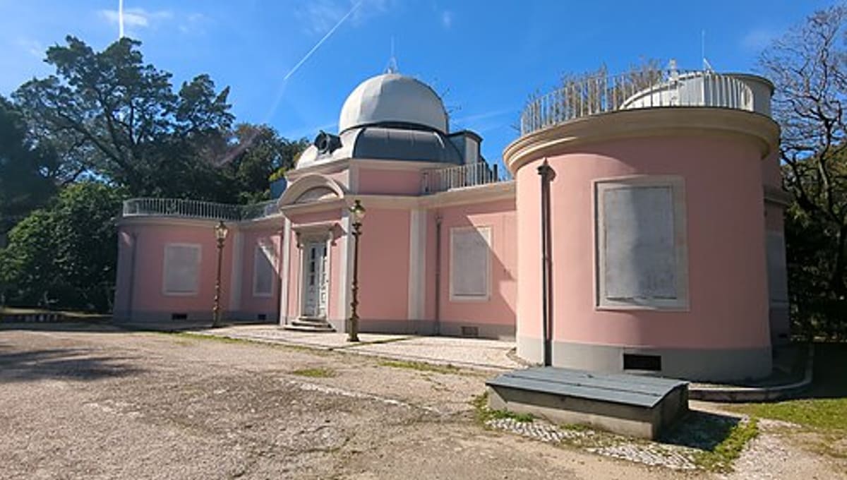Astronomical Observatory of the Infante D. Luís Geophysical Institute
