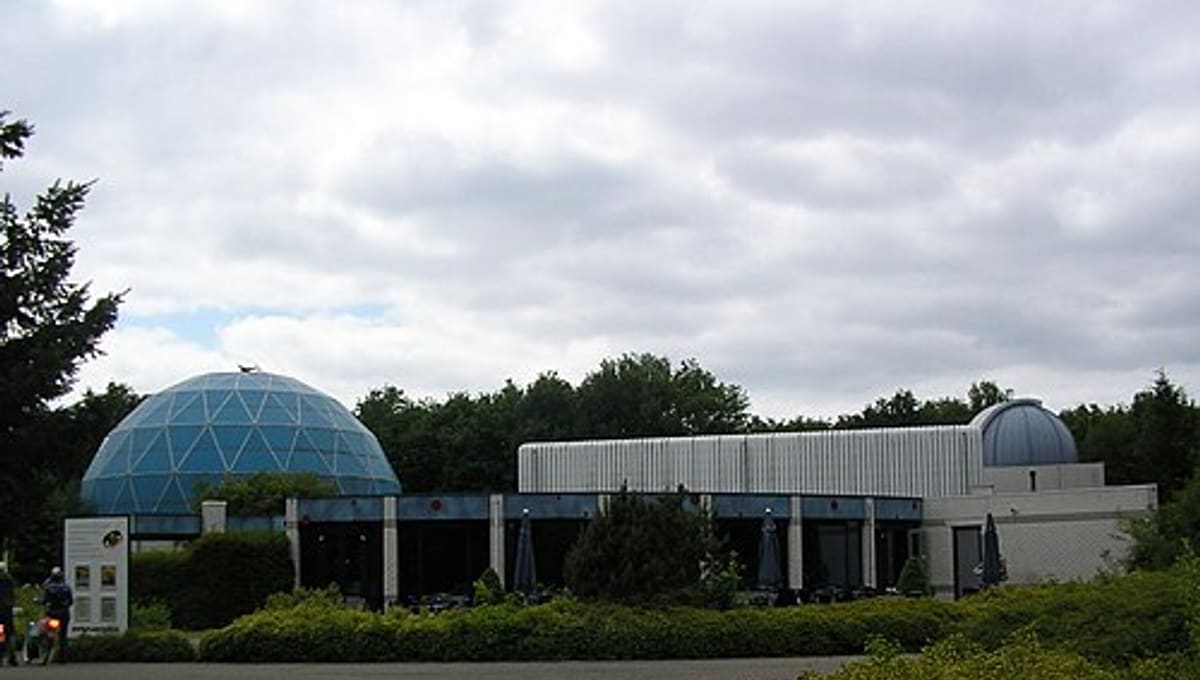 Planetron