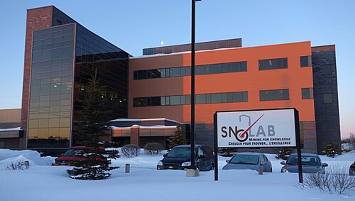Sudbury Neutrino Observatory